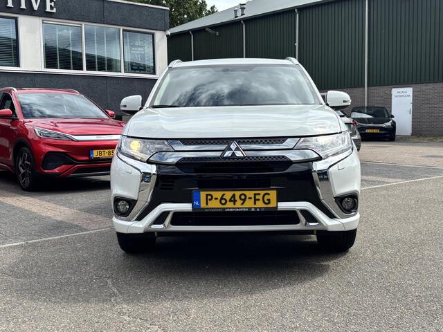 Mitsubishi OUTLANDER 2.4 PHEV Intense+ PLUG-IN HYBRIDE | DEALER ONDERHOUDEN | AFNEEMBARE TREKHAAK | RIJKLAAR MET 12 MAANDEN BOVAG GARANTIE!