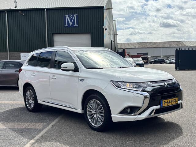 Mitsubishi OUTLANDER 2.4 PHEV Intense+ PLUG-IN HYBRIDE | DEALER ONDERHOUDEN | AFNEEMBARE TREKHAAK | RIJKLAAR MET 12 MAANDEN BOVAG GARANTIE!