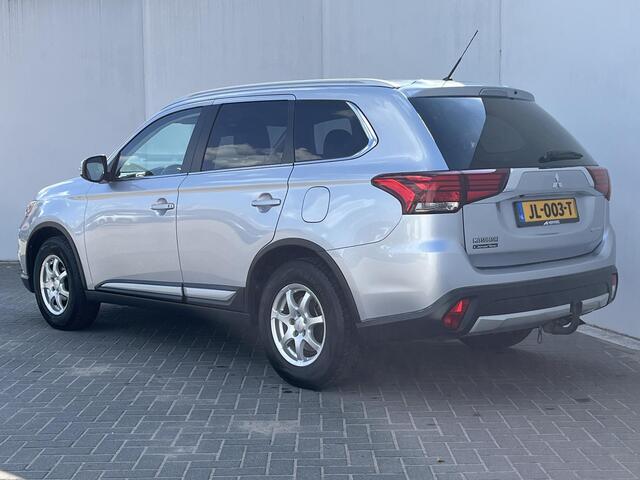 Mitsubishi OUTLANDER 2.0 Business Edition Automaat / Afneembare Trekhaak (Trekgewicht 1.600kg) / Achteruitrijcamera / Keyless Entry & Start / Cruise- en Climate Control / Navigatie full map / Bluetooth /