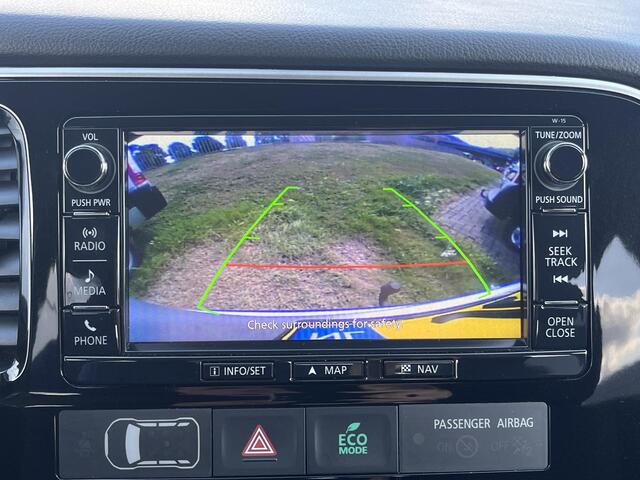 Mitsubishi OUTLANDER 2.0 Business Edition Automaat / Afneembare Trekhaak (Trekgewicht 1.600kg) / Achteruitrijcamera / Keyless Entry & Start / Cruise- en Climate Control / Navigatie full map / Bluetooth /