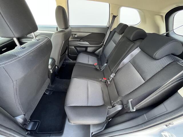 Mitsubishi OUTLANDER 2.0 Business Edition Automaat / Afneembare Trekhaak (Trekgewicht 1.600kg) / Achteruitrijcamera / Keyless Entry & Start / Cruise- en Climate Control / Navigatie full map / Bluetooth /