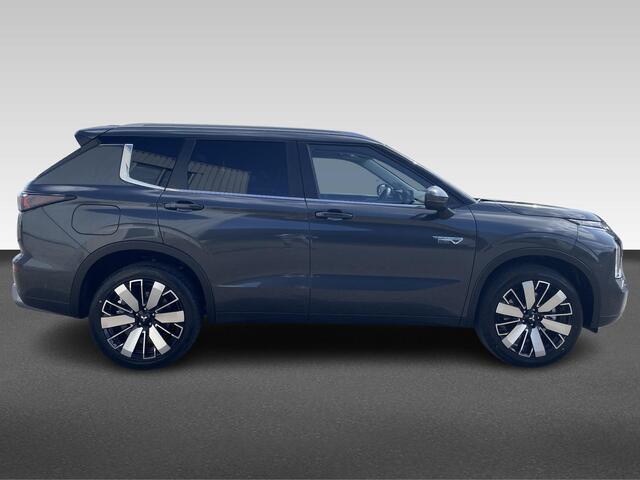 Mitsubishi OUTLANDER 2.4 PHEV First Edition Van ¤ 58.045,- voor ¤ 55.930,-