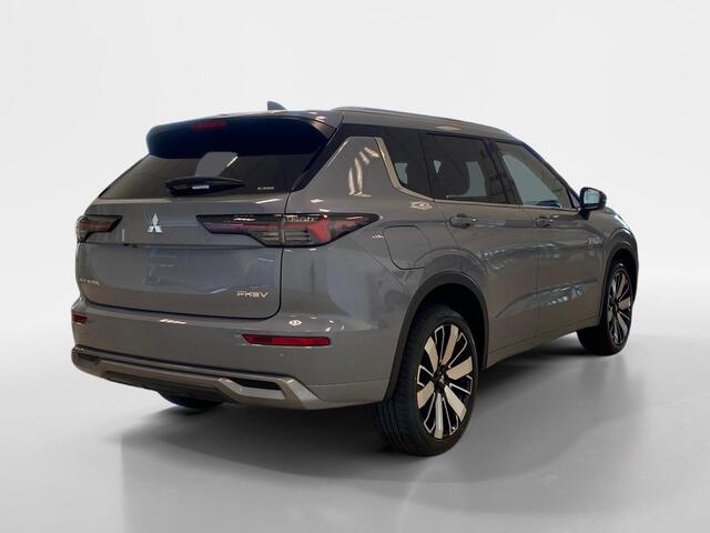 Mitsubishi OUTLANDER 2.4 PHEV Instyle | ¤2000 Voorraadkorting| Complete versie | Automatische achterklep | Stoel verwarming/ verkoeling | Schuif-kantel dak | 360 Camera |