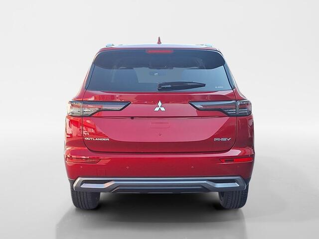 Mitsubishi OUTLANDER 2.4 PHEV First Edition |¤2.000,- VOORRAADKORTING| OP=OP| 8 Jaar garantie|