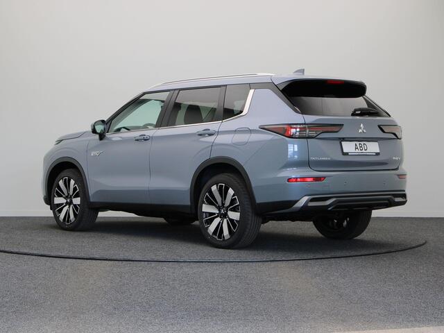 Mitsubishi OUTLANDER 2.4 PHEV First Edition | HUD | Elektrisch bedienbare achterklep | Stoel- en stuurverwarming |