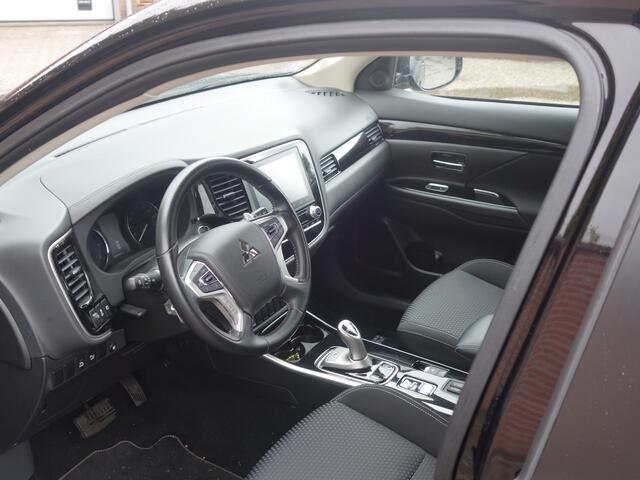 Mitsubishi OUTLANDER 2.4 PHEV Pure | 18"LM | trekhaak