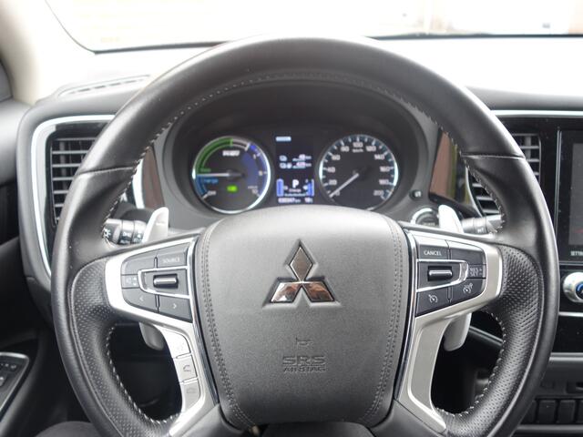 Mitsubishi OUTLANDER 2.4 PHEV Pure | 18"LM | trekhaak