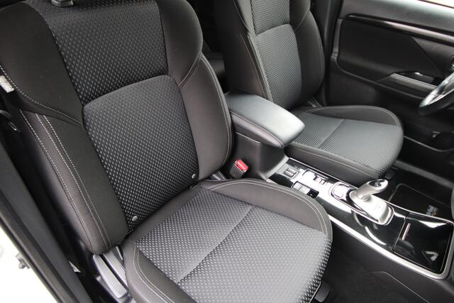 Mitsubishi OUTLANDER 2.4 PHEV Intense 1e eigenaar, dealer o.h.