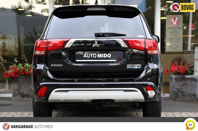 Mitsubishi OUTLANDER 2.4 PHEV 4WD Automaat First Edition | Leder interieur | Trekhaak