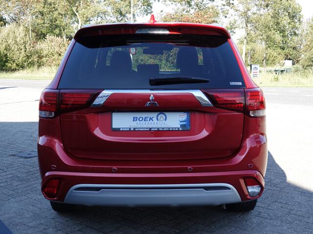 Mitsubishi OUTLANDER 2.4 PHEV Instyle LEER | DAKJE | ECC | ADAPT. CRUISE | CAMERA