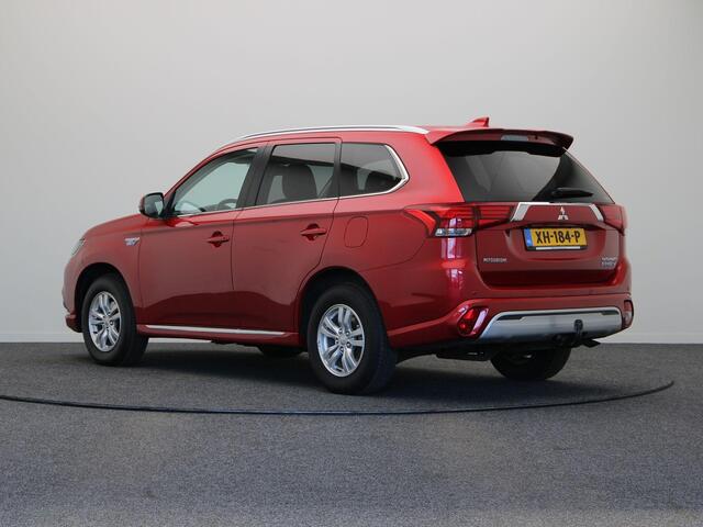 Mitsubishi OUTLANDER 2.4 PHEV Pure | Trekhaak | Airco | Achteruitrij camera | Half leder |