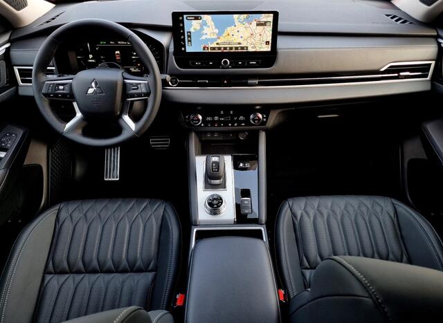 Mitsubishi OUTLANDER 2.4 PHEV Instyle / ¤4000,- Voordeel Op Nieuwprijs / Nieuw Model 2025 / Elektrische Range 86 KM WLTP / 1600KG Trekgewicht / 8 Jaar Fabrieksgarantie