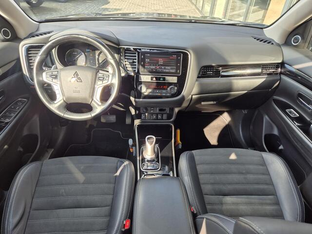 Mitsubishi OUTLANDER 2.4 PHEV Intense+ | PHEV | LM velgen | Leder alcantara |
