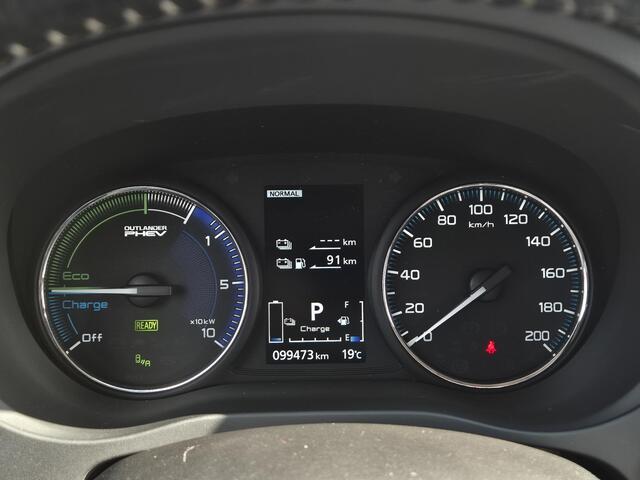 Mitsubishi OUTLANDER 2.4 PHEV Intense+ | PHEV | LM velgen | Leder alcantara |