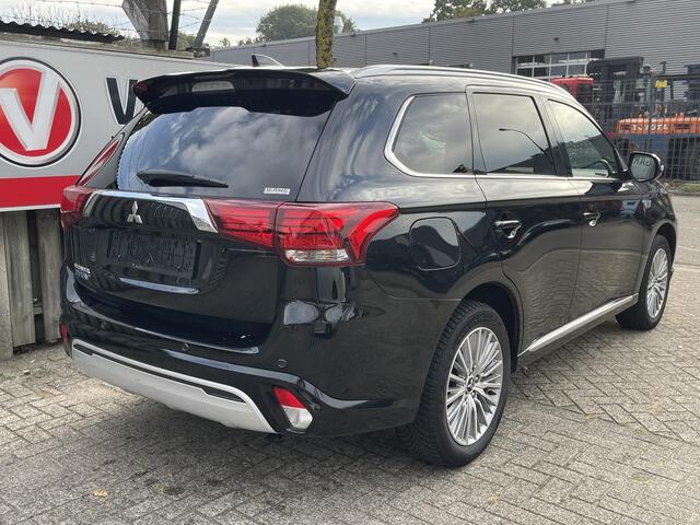Mitsubishi OUTLANDER 2.4 PHEV Instyle 18"/Zonnedak/LED/Leder/Stoel + stuurverwarming/Dodehoek/PDC v+a/360 Camera/Apple Carplay & Android Auto
