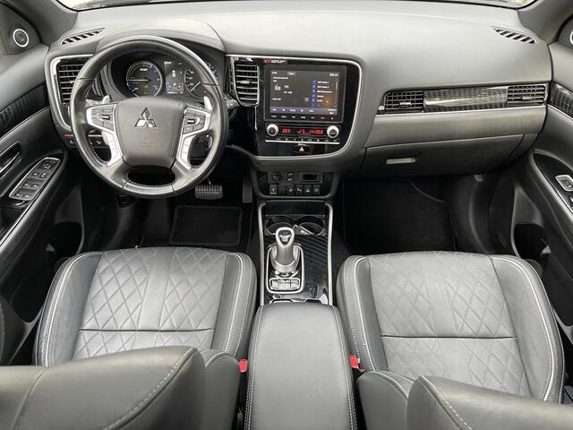 Mitsubishi OUTLANDER 2.4 PHEV Instyle 18"/Zonnedak/LED/Leder/Stoel + stuurverwarming/Dodehoek/PDC v+a/360 Camera/Apple Carplay & Android Auto