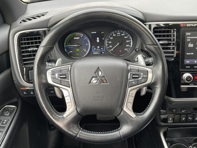 Mitsubishi OUTLANDER 2.4 PHEV Instyle 18"/Zonnedak/LED/Leder/Stoel + stuurverwarming/Dodehoek/PDC v+a/360 Camera/Apple Carplay & Android Auto