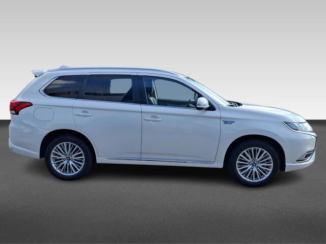 Mitsubishi OUTLANDER 2.4 PHEV Intense