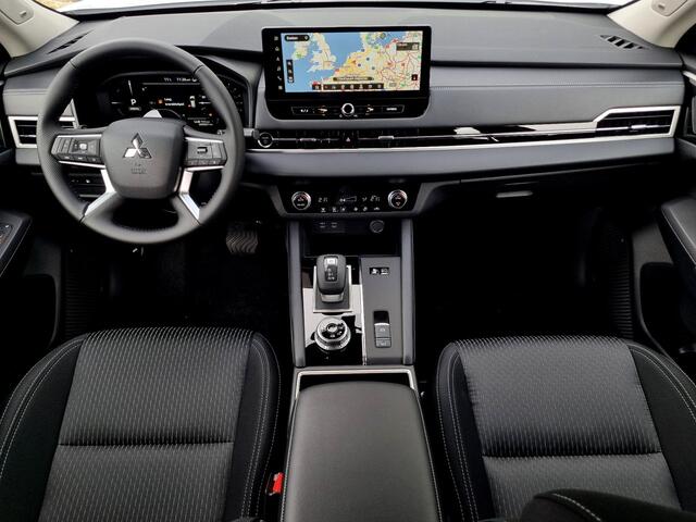 Mitsubishi OUTLANDER 2.4 PHEV Pure / ¤4000,- Voordeel Op Nieuwprijs / Nieuw Model 2025 / Elektrische Range 86 KM WLTP / 1600KG Trekgewicht / 8 Jaar Fabrieksgarantie