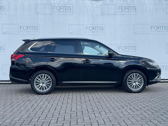 Mitsubishi OUTLANDER 2.4 PHEV Intense+ TREKHAAK | PANODAK |