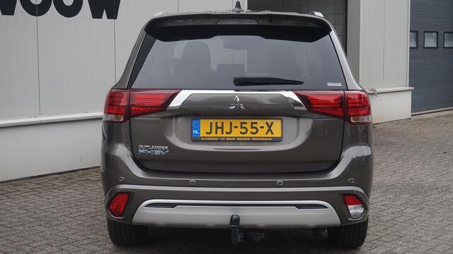 Mitsubishi OUTLANDER 2.4 PHEV Intense+ Trekhaak Afn. | Elektr Achterklep | Elektr. bed. Best.Stoel