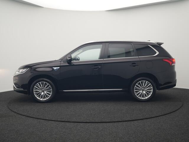 Mitsubishi OUTLANDER 2.4 Intense Plug In Hybrid 225pk Dealer O.H PHEV | Trekhaak Afneembaar | Alcantara Sportstoelen Verwarmd | Camera | Apple Carplay | Keyless | DAB |