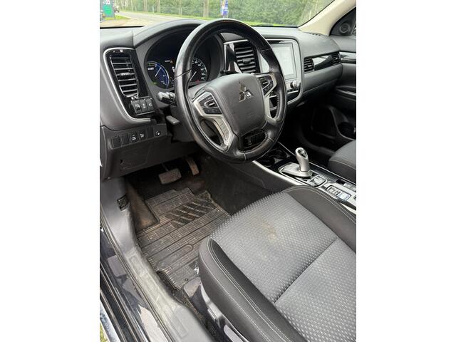 Mitsubishi OUTLANDER 2.4 PHEV Pure