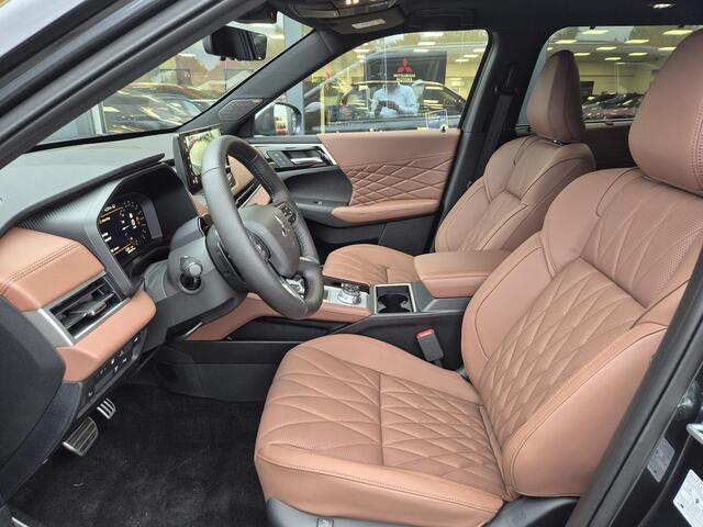 Mitsubishi OUTLANDER 2.4 PHEV Instyle+ | VOORRAAD ACTIE | Direct rijden | Leder Cognac | Panoramisch schuifdak | Stoelverwarming en koeling |