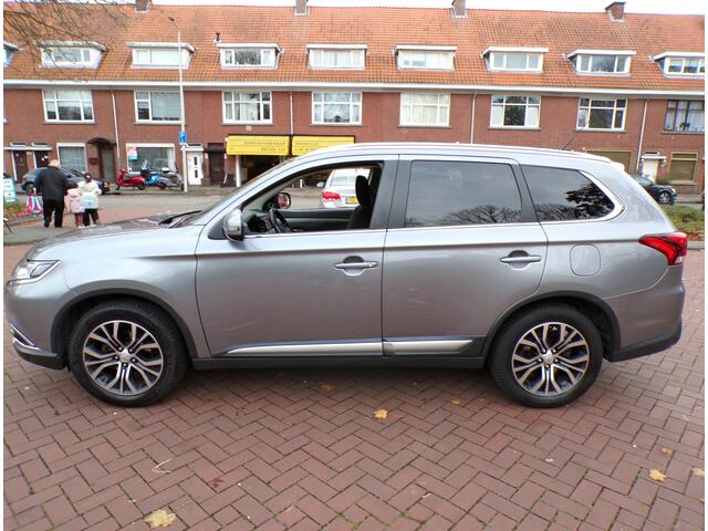 Mitsubishi OUTLANDER 2.0 Executive Edition 7 PERSOONS BENZINE ORG KM MET NAP....