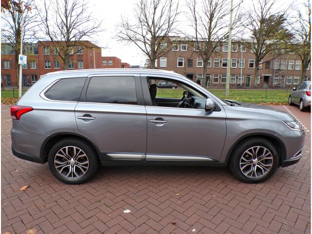 Mitsubishi OUTLANDER 2.0 Executive Edition 7 PERSOONS BENZINE ORG KM MET NAP....