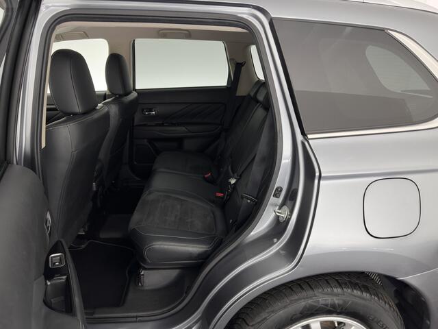 Mitsubishi OUTLANDER 2.0 PHEV Pure (INCL.BTW) Aut. *LEATHER-MICROFIBRE | COMFORTSEATS | CARPLAY | CAMERA | DAB+ | KEYLESS | PRIVACY-GLASS | SHFT-PADDLES | TOWBAR | 16''ALU*