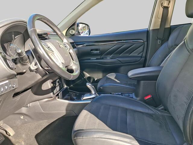 Mitsubishi OUTLANDER 2.4 PHEV Intense+ schuifdak | trekhaak | elektrische achterklep