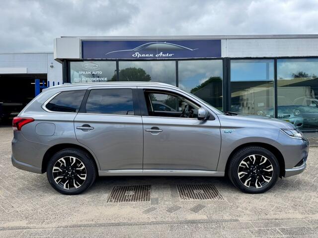 Mitsubishi OUTLANDER 2.0 PHEV 4WD INTYLE+ PREMIUM | 360° | PANO | LEDER