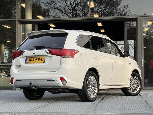 Mitsubishi OUTLANDER 2.4 PHEV Intense | Trekhaak | Navigatie | FABRIEKSGARANTIE TOT 03-2029!