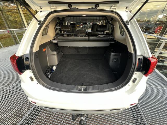 Mitsubishi OUTLANDER 2.4 PHEV Intense | Trekhaak | Navigatie | FABRIEKSGARANTIE TOT 03-2029!