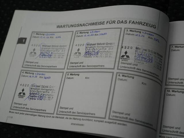 Mitsubishi OUTLANDER 2.4 Pure Plug In Hybrid 225pk Dealer O.H. PHEV | Apple Carplay | Camera | Sportstoelen Verwarmd | Keyless | Cruise Control | DAB |