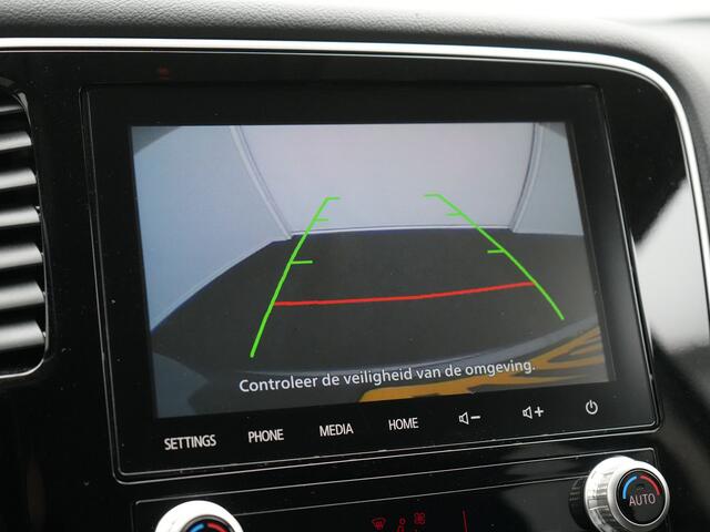 Mitsubishi OUTLANDER 2.4 Pure Plug In Hybrid 225pk Dealer O.H. PHEV | Apple Carplay | Camera | Sportstoelen Verwarmd | Keyless | Cruise Control | DAB |