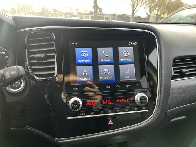 Mitsubishi OUTLANDER 2.4 PHEV Intense | Trekhaak | Cruise Control | Navigatie | FABRIEKSGARANTIE TOT 02-2028!