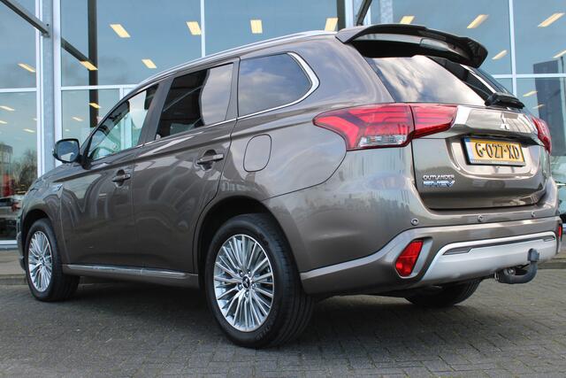 Mitsubishi OUTLANDER 2.4 PHEV Intense+ | Schuif/kantel dak | Achteruitrij camera | trekhaak |