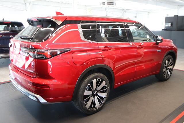 Mitsubishi OUTLANDER 2.4 PHEV Instyle Rijklaarprijs nu ¤ 58.390,- Nieuw! Uit voorraad leverbaar & tijdelijk ¤ 4.000,- korting!