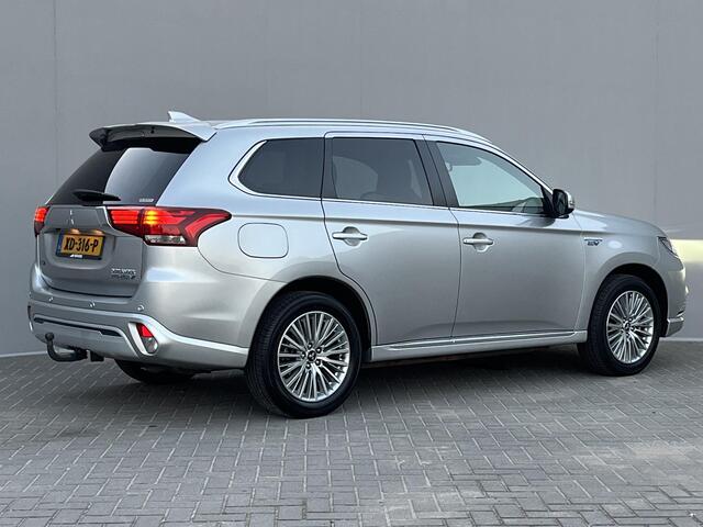 Mitsubishi OUTLANDER 2.4 PHEV Instyle / Trekhaak (Trekgewicht 1.500kg) / Elektrisch Glazen Schuif- en Kanteldak / Navigatie via Apple Carplay & Android Auto / Stuur- en Stoelverwarming / Rondomzicht camera / Keyless Entry & Start / Adaptieve Cruise Control / Climate Control /