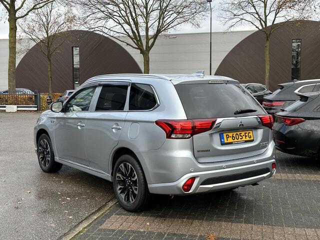 Mitsubishi OUTLANDER 2.0 PHEV Prestige+ VEEL OPTIES!| ELEK. STOEL| ELEK. ACHTERKLEP| STOEL/STUURVERWARMING | AFNEEMBARE TREKHAAK | PANO DAK | ACHTERUITRIJ CAMERA |