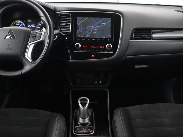 Mitsubishi OUTLANDER 2.4 PHEV Intense | Trekhaak | Stoelverwarming | Leder/Alcantara | Camera | Carplay | Navigatie | Full LED | Cruise control | Plug In
