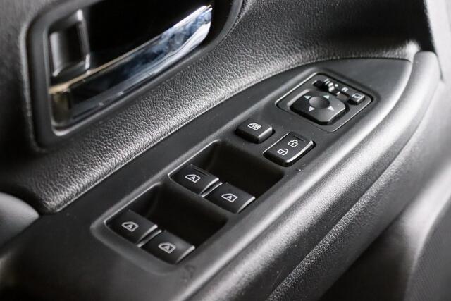 Mitsubishi OUTLANDER 2.0 4WD Limited 7-Persoons Trekhaak, Apple CarPlay/Android Auto