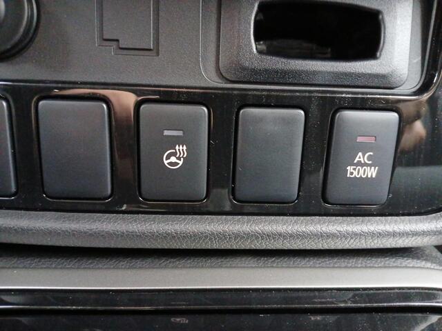 Mitsubishi OUTLANDER 2.0 PHEV Premium | LED | Stoel en stuurverwarming | Camera | LM Velgen | Trekhaak |