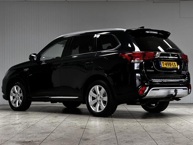 Mitsubishi OUTLANDER 2.4 PHEV Intense+/ DEALER ONDERHOUDEN!/ Trekhaak/ Camera/ LED Koplampen/ Lane-Assist./ Apple + Android/ Adaptive Cruise/ Half-Leder/ 18'' LMV/ Keyless/ DAB+/ Stoelverw./ PDC V+A/ Extra getint glas.