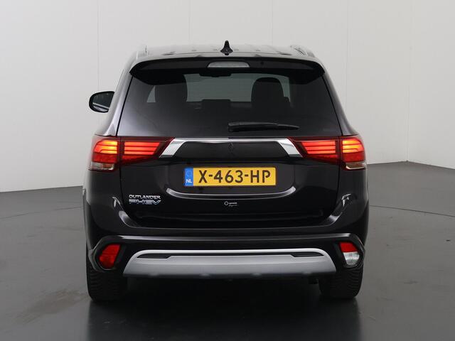 Mitsubishi OUTLANDER 2.4 PHEV Intense+ | Camera | Navigatie | Stoelverwarming | Cruise Control | Climate Control | DAB | Apple CarPlay/Android Auto |