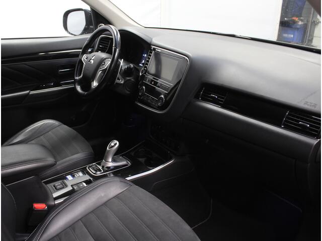 Mitsubishi OUTLANDER 2.4 PHEV Intense+ CAMERA | CARPLAY | CLIMATE | AFNTRHAAK | SCHUIFDAK | DAB | LMV18 | CRUISE | LED | STOELVERW