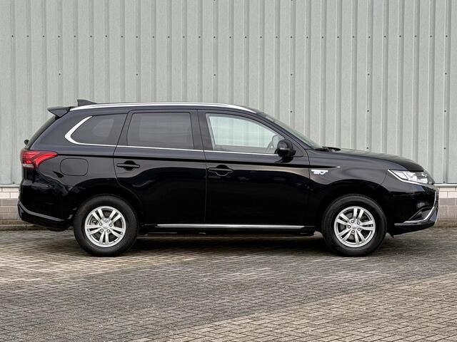 Mitsubishi OUTLANDER 2.4 PHEV Pure / Apple CarPlay/Android Auto / Achteruitrijcamera / Stoelverwarming / Climate Control / Keyless Entry&Start / DAB /