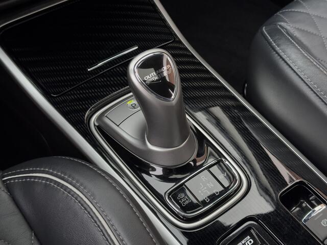 Mitsubishi OUTLANDER 2.4 PHEV INSTYLE+ 4WD PANODAK DESIGNO-LEDER NAVI CAMERA-360 APPLE-CARPLAY LED LMV PDC